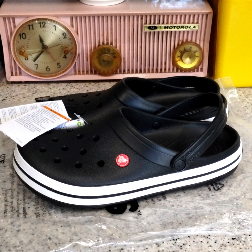 New Crocs Crocband Black and White Clog Sandals Mens Size 12 NWT